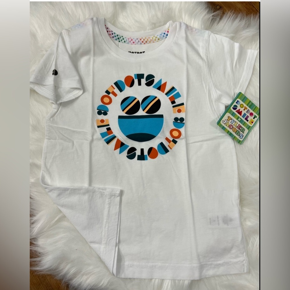 Dot Dot Smile Toddler Size 2 TWhite Short Sleeve Graphic T-Shirt